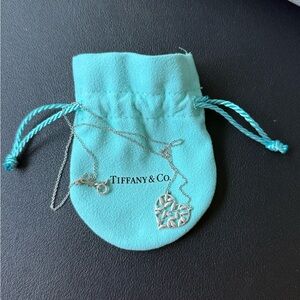 Tiffany & Co. Paloma Picasso Sterling Silver Olive Leaf Heart Pendant with Bag
